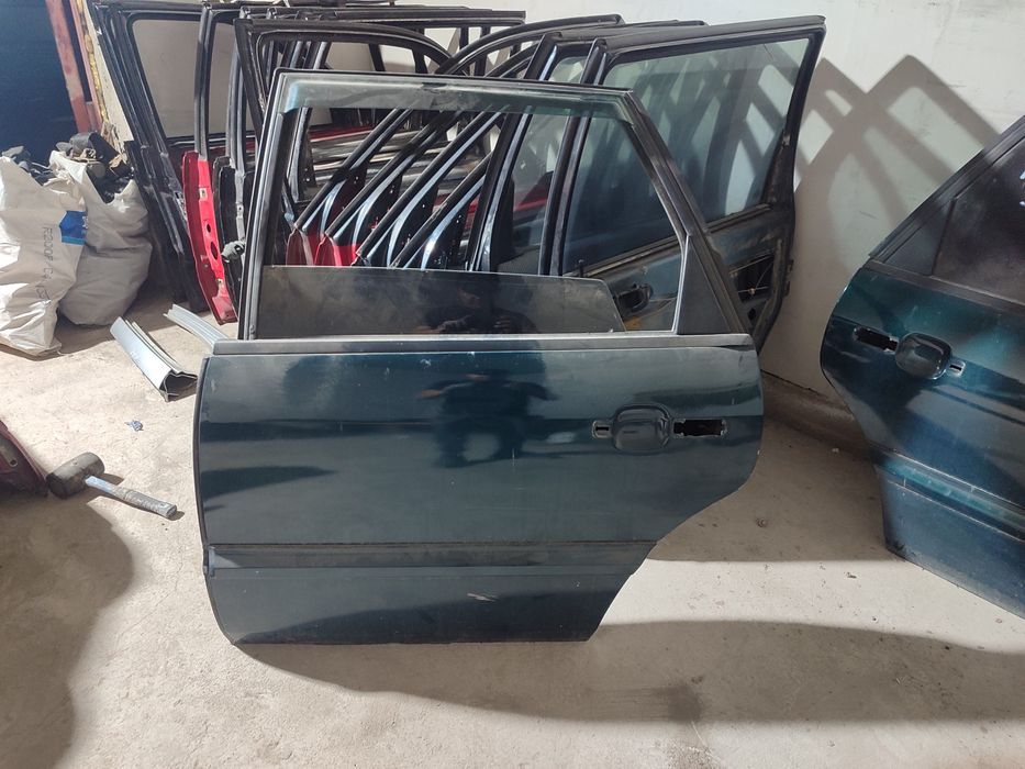 Дверь на пассат Б4 седан