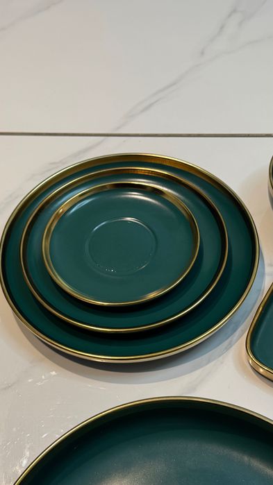 Сервиз на 11-12 персон