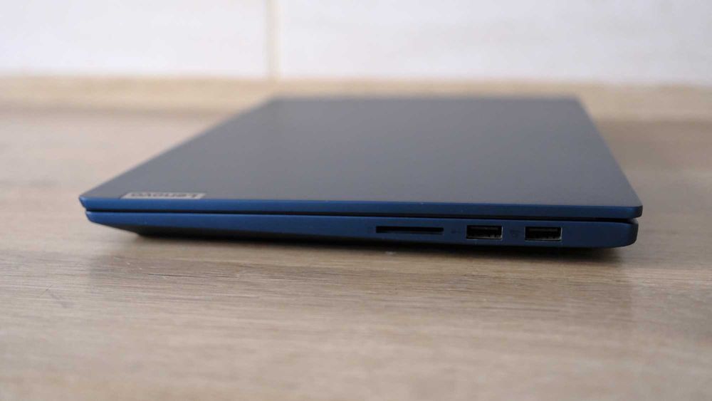 Laptop Lenovo IdeaPad 5 8GB RAM 500GB  IMPECABIL