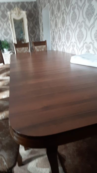 Продается стол со стульями