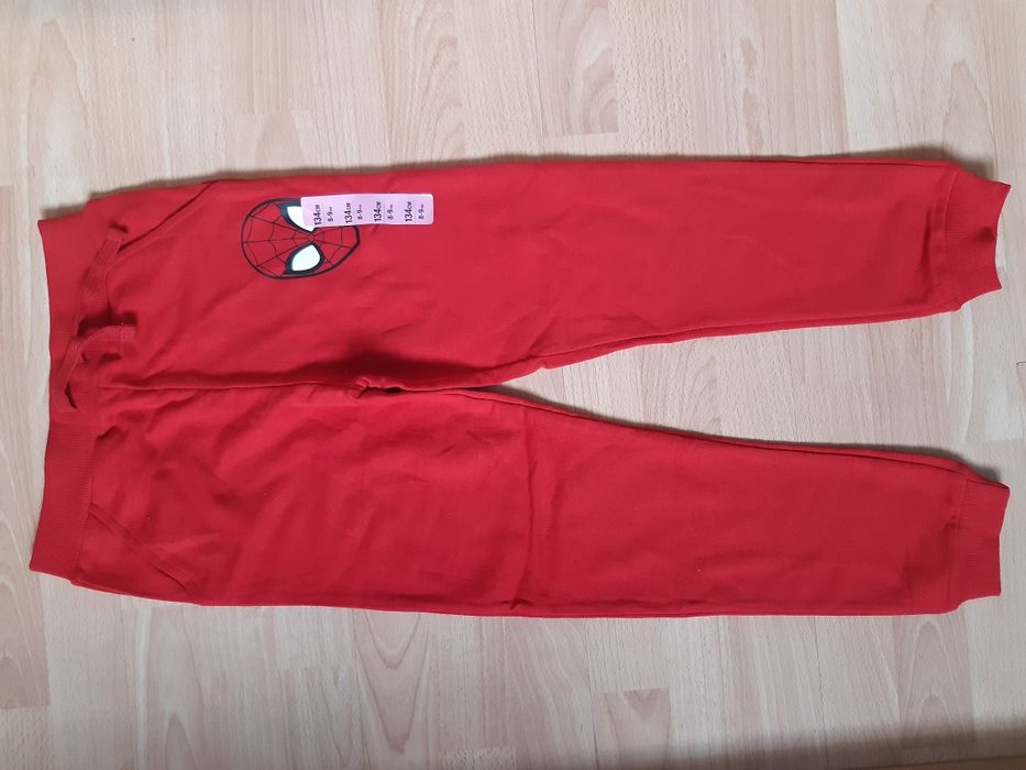 Нов панталон и суичър Sinsay, размер 8-9 години