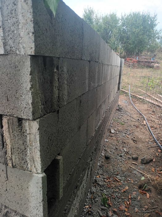 Lucrari de construcții si instalații sanitare - case, cabane, garaje, fântâni, puțuri de apa, si mai multe!