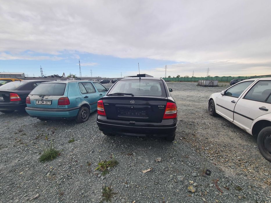 Dezmembrez opel astra g
