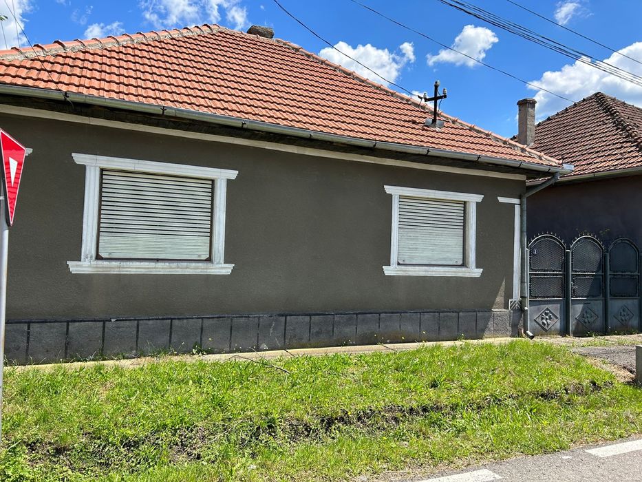 Vând casă Gurahonț