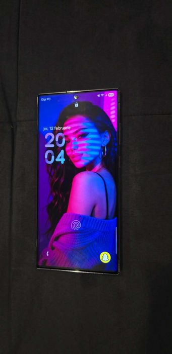 Vând Samsung S23 Ultra Roze 8gb cu 256gb