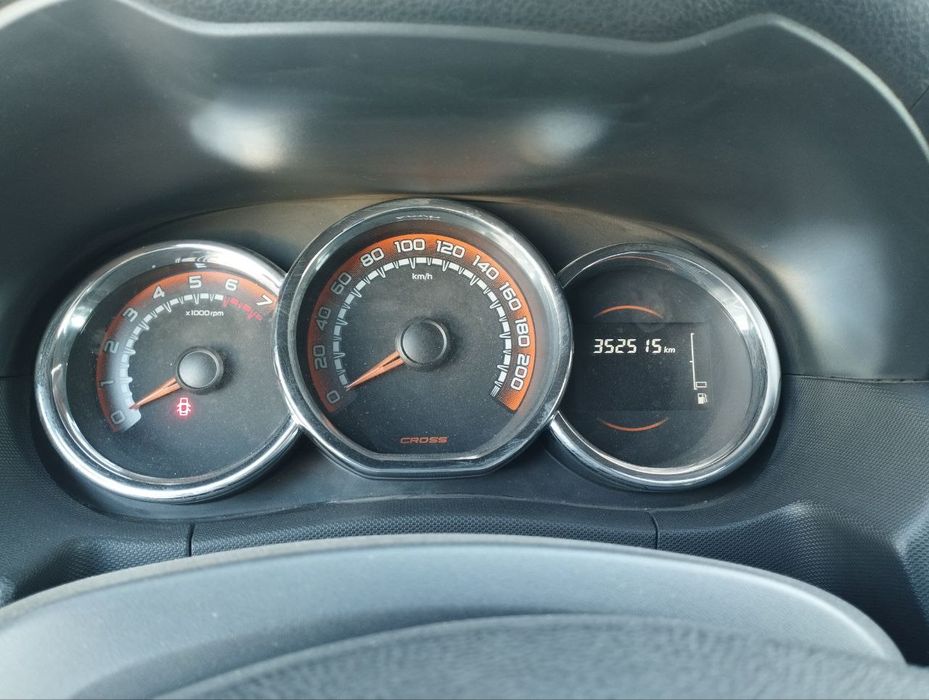 Lada Largus Cros yili 2021 probeg 3.5 krug