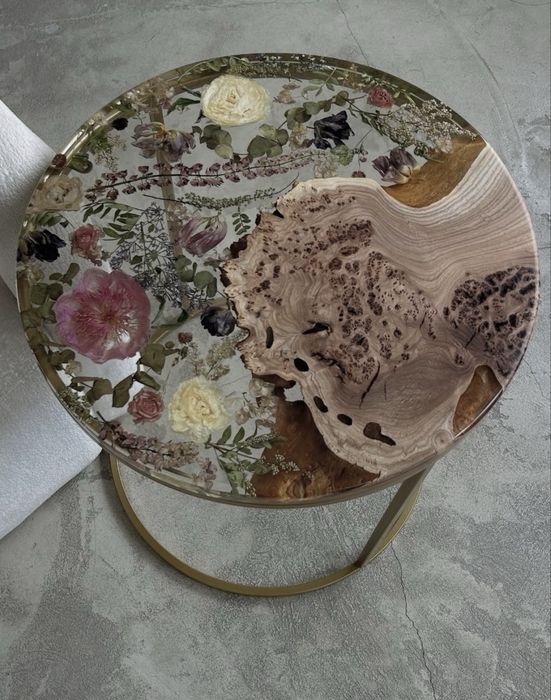 Масичка за кафе от епоксид и дърво