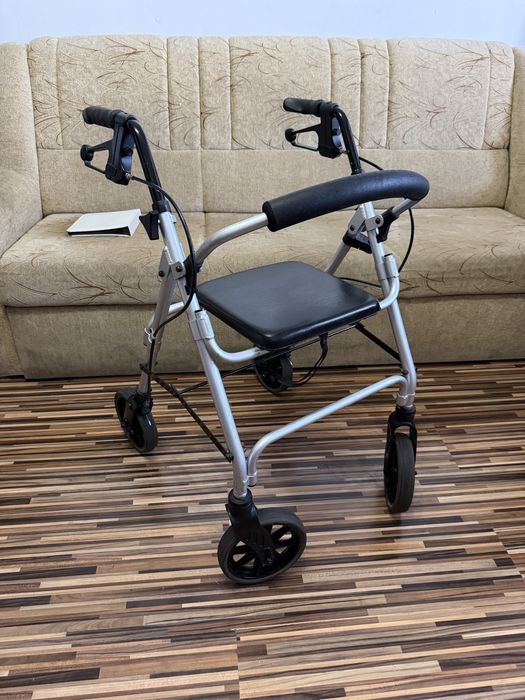 Rolator recuperare pentru handicap dizabilitati batrani invalizi