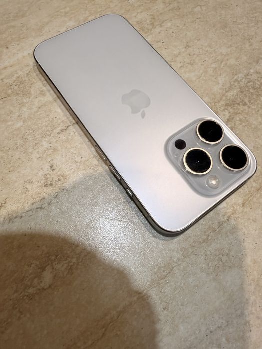 Iphone 15 pro 128g white