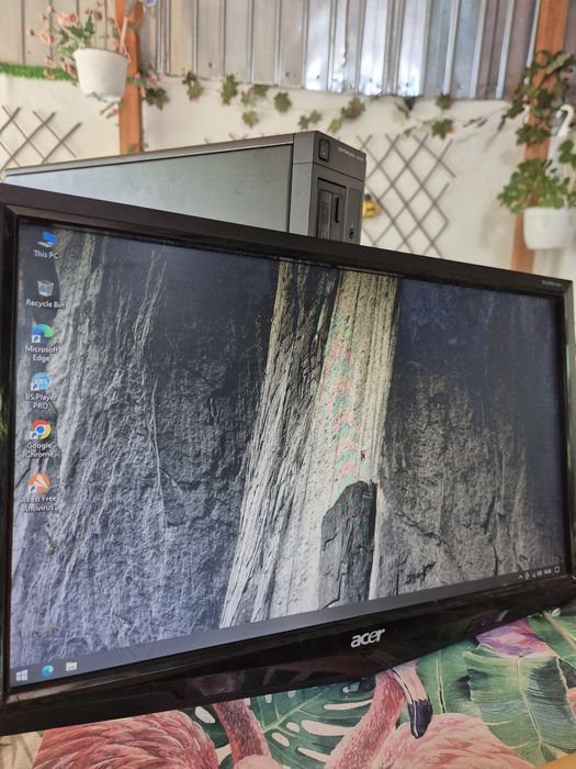 Calculator Unitate PC Dell Optiplex  i5 ram 8gb hdd 128gb + monitor