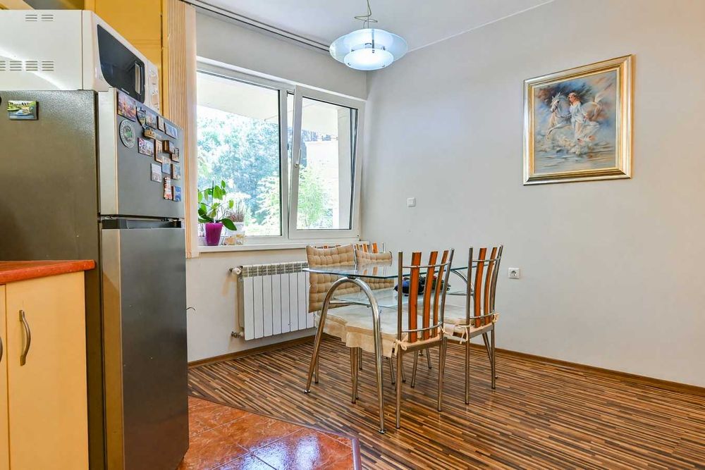 Дава се под наем Тристаен апартамент в София, Център - 90 кв.м за 660 € - Снимка #1