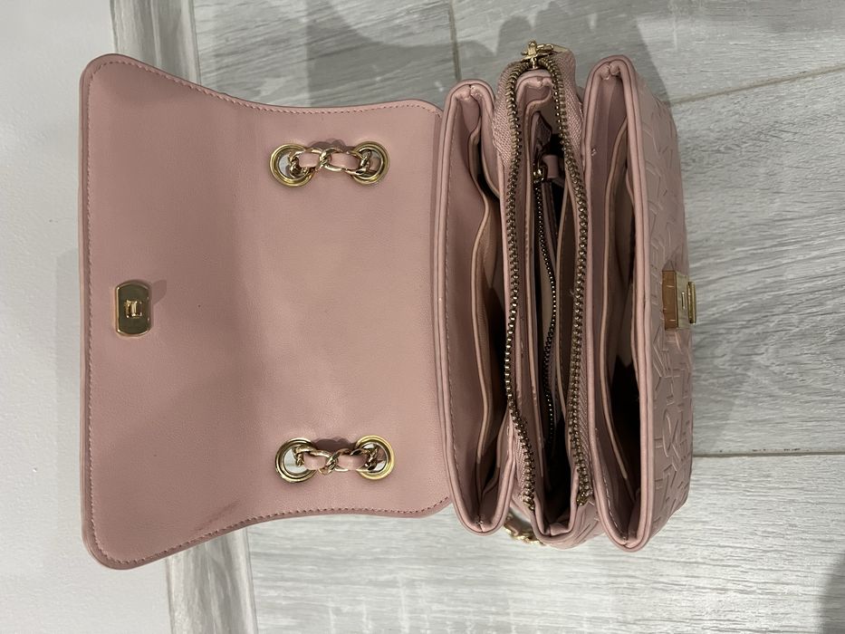 Valentino чанта за през рамо ‘Pattina’