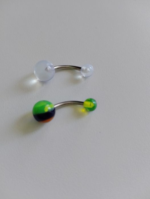 Vând cercei piercing buric ,din titan,noi, calitate.