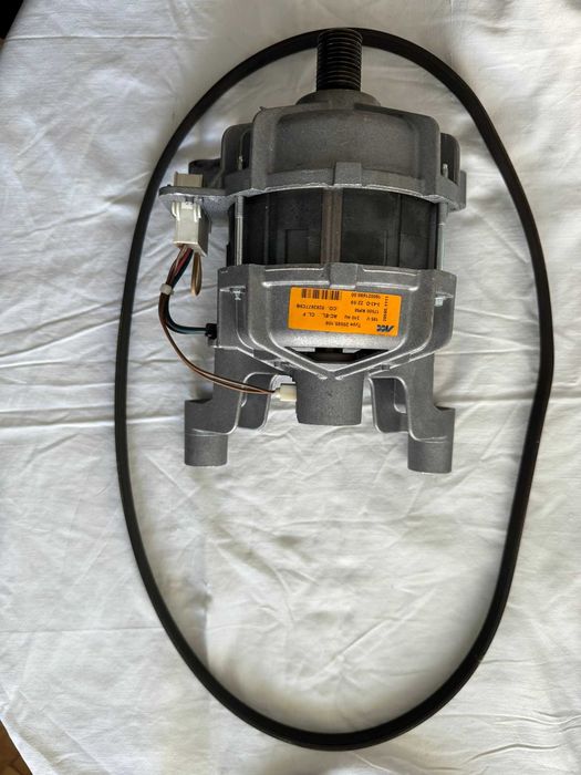 Двигател / електромотор и винтил от пералня Hotpoint Ariston