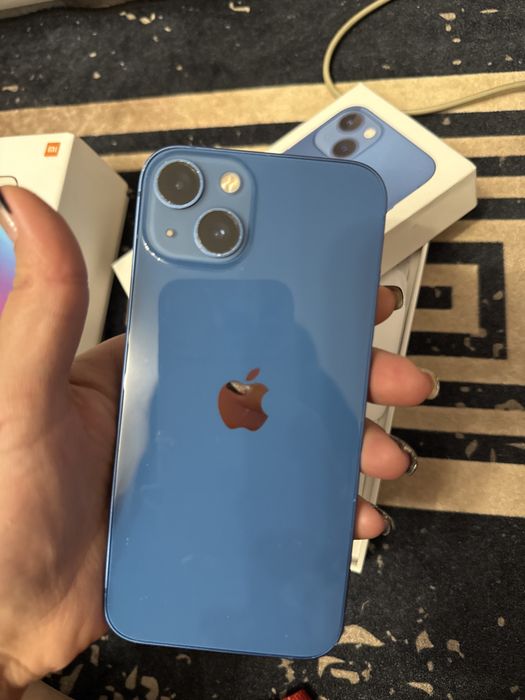 iPhone 13 в идеальном состоянии