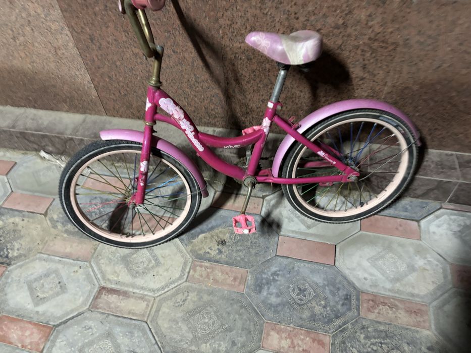 Велик женский маленький