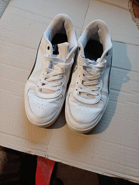 Adidasi puma folositi foarte putin