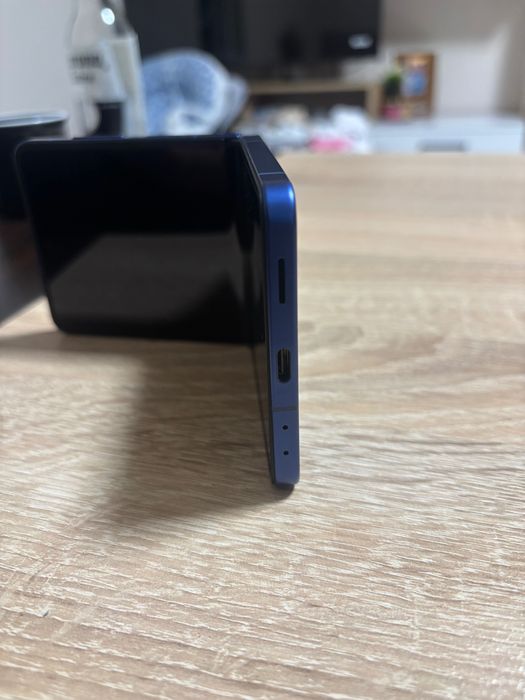 Samsung Galaxy Z Flip7 256GB като нов