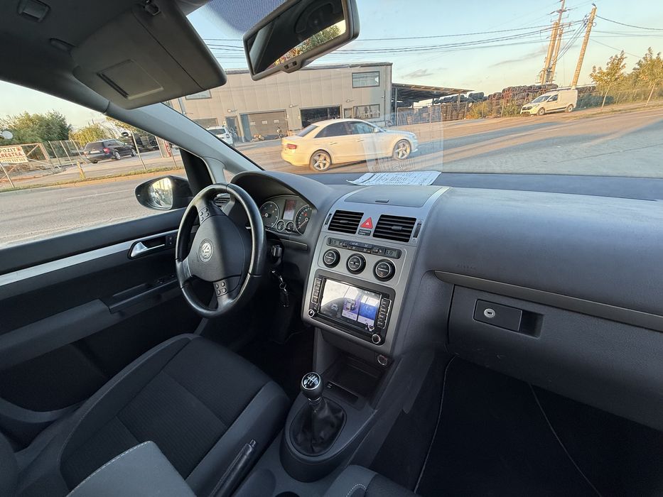 Volkswagen touran 1.9 diesel 6 trepte 2010 istoric service complet