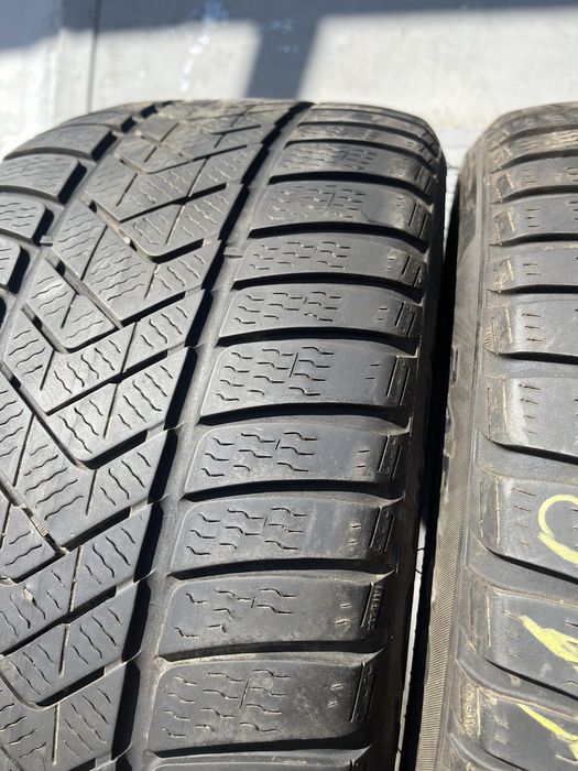 2 бр. зимни гуми 245/40/18 Pirelli MO DOT 3422 4,5 mm
