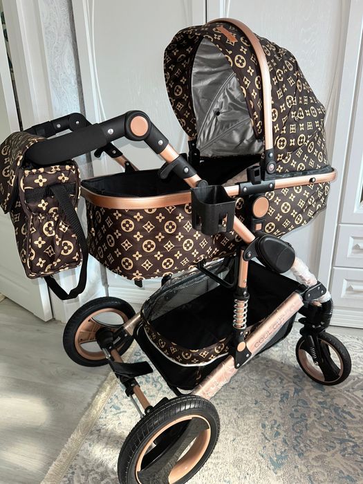 Продается новая коляска