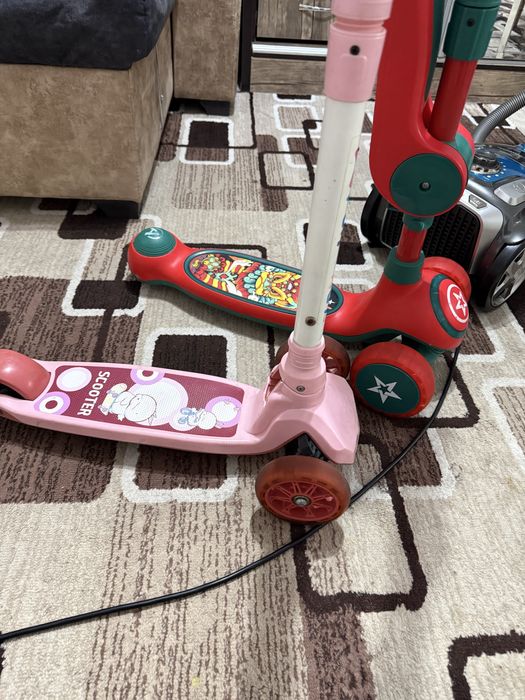 Самокаты для мальчика и девочки