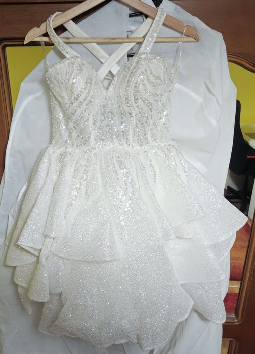 Rochie scurtă de mireasă