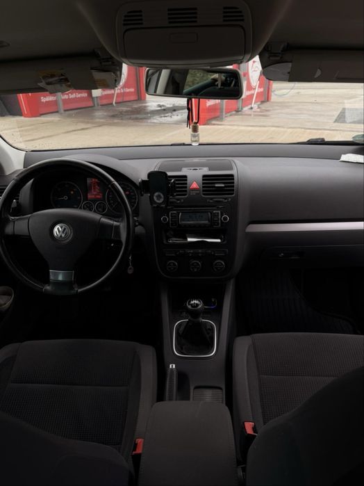 Vând Volkswagen Golf V Variant 1.9 TDI 105 CP – întreținut, proprietar