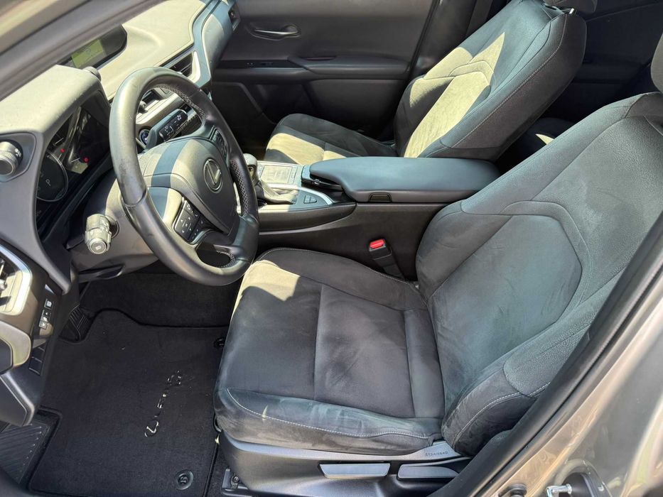 Lexus UX 250h / Full Hybrid / Garantie / Istoric Lexus / 105.000 km