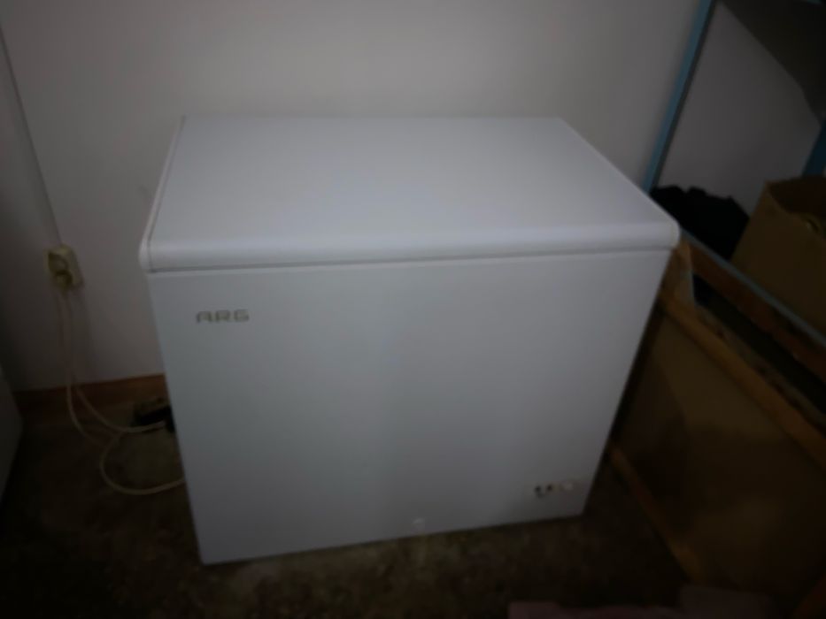 Продам морозильник