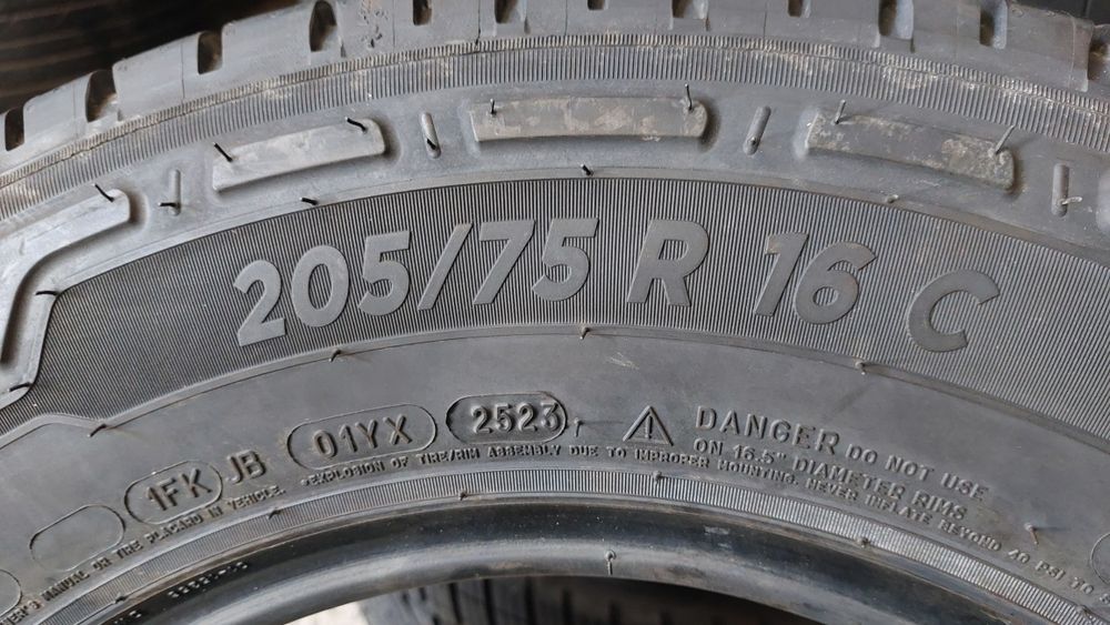Нови гуми за Бус 205/75/16 C Michelin Agilis 3 4 броя
