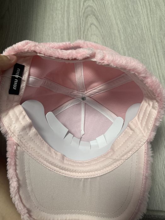 Sapca miu miu de puf