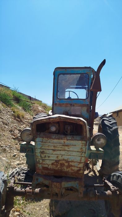 Jizzax viloyati Sharof Rashidov tumani Bobur MFY da Traktor, Telashka,