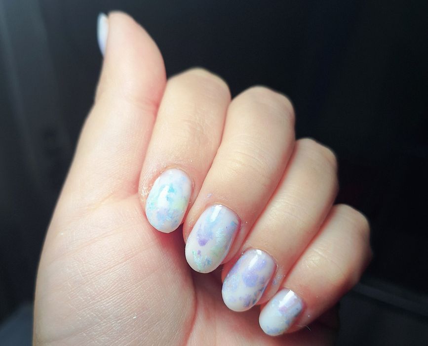 Închiriez post manichiura pedichiură