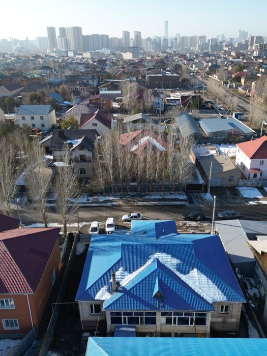 Бұхар жырау көшесіңде ұй 1000кв.м