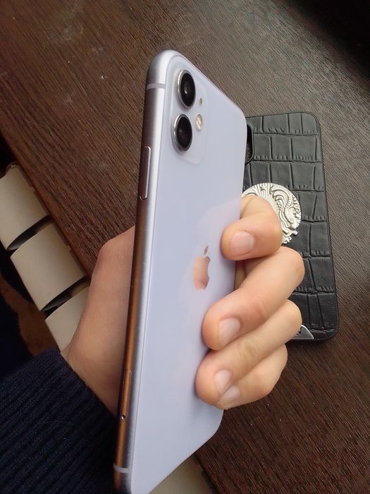 Продаю iPhone 11 128 Гб