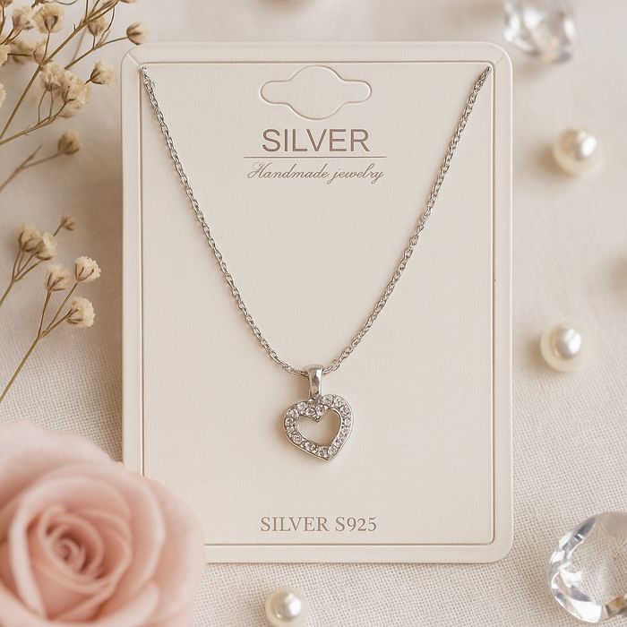 Сребърно колие с висулка