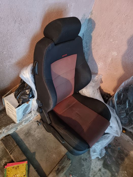 Дълбоко RECARO за двуврата