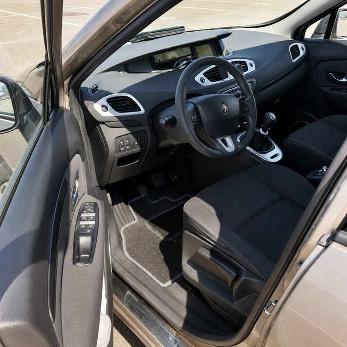RENAULT Grand Scenic 2010 — imagine 4
