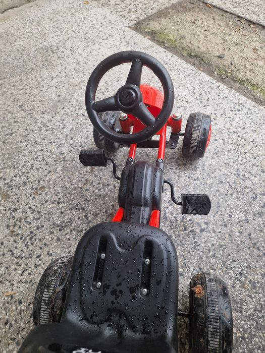 Детска количка с педали