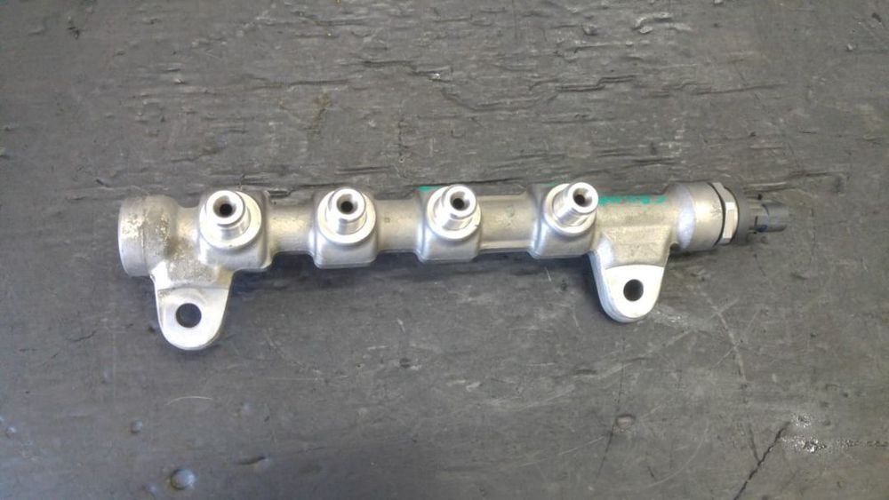 rampa injectoare 1.9 jtd  939a2000 150 cp  fiat croma alfa romeo 159  0445214200