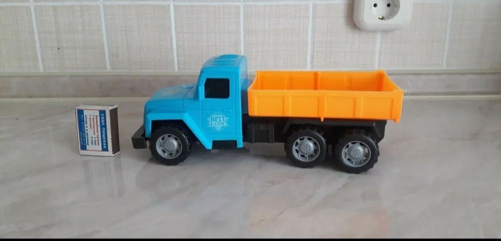 Машинка для детей  500 тенге