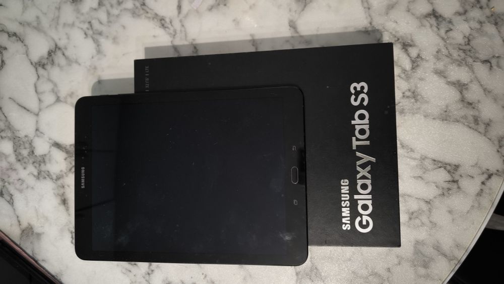 Планшет Samsung Galaxy Tab S3