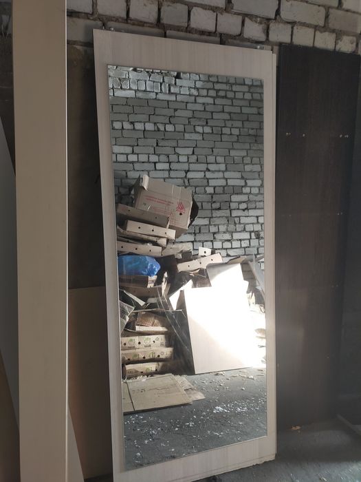 Зеркало не дорого. Размер большой