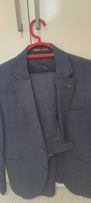 Продаю мужской костюм