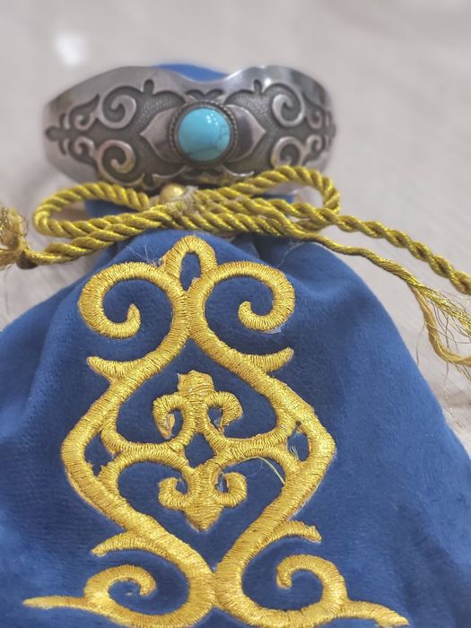 Продам серебряный браслет