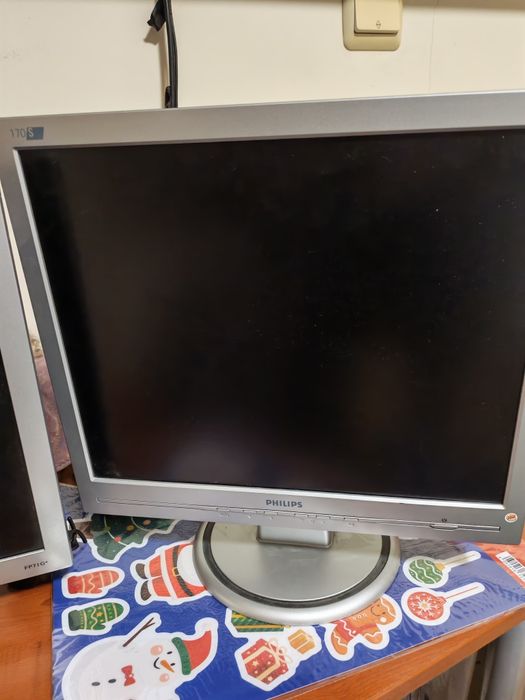 Подарявам монитори