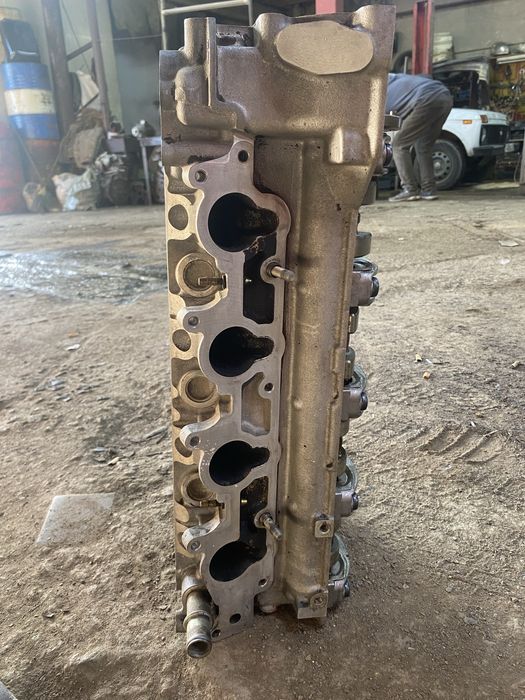 Головка мерседес 111 двигатель всборе