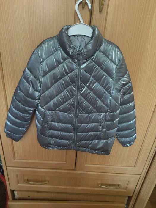 Продам  на девочку 7-8 лет