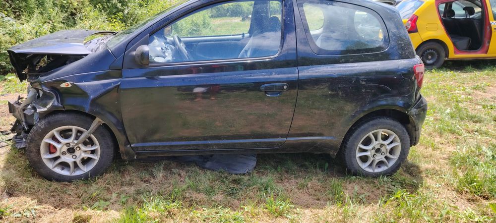 Продавам TOYOTA YARIS  1.0 VVT-i на Части!!
(0)